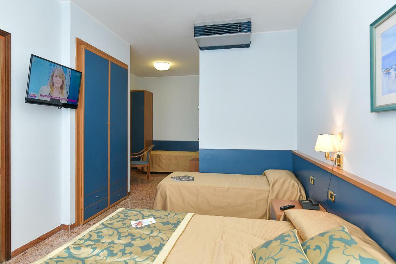 Hotel Souvenir Lido di Jesolo Exterior foto
